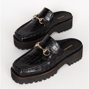 Intentionally Blank Loon croc mules loafers size W9